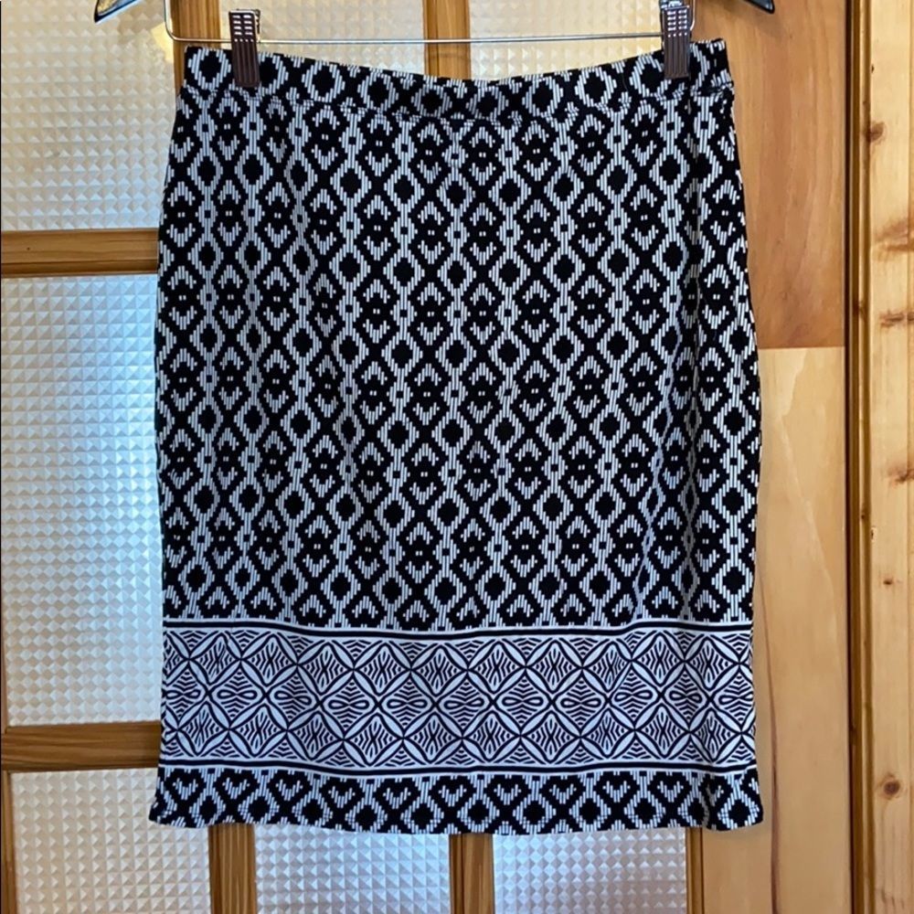 *free with purchase* Max Studio black and white midi skirt - Picture 1 of 4